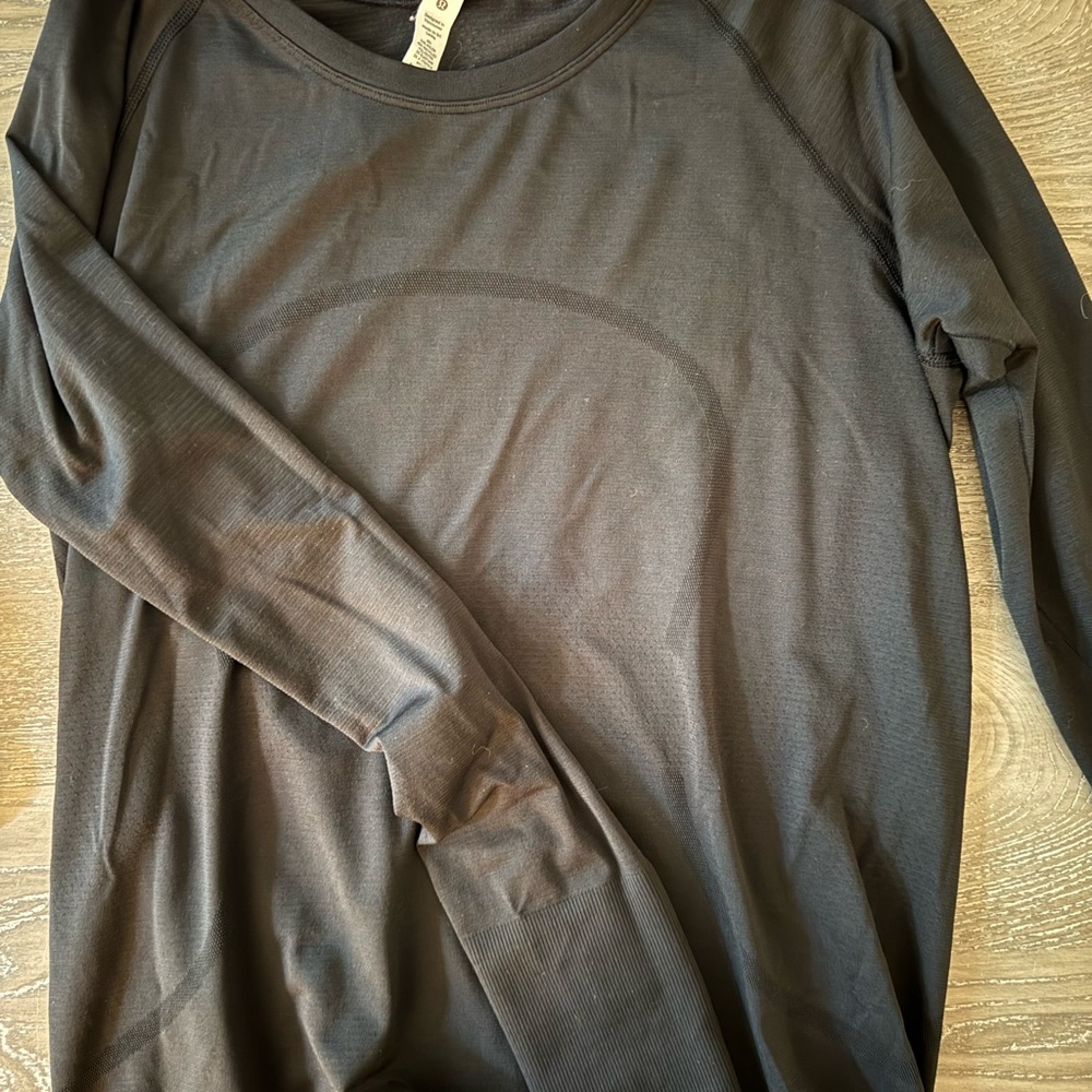 Lululemon black swiftly